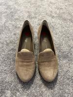 Högl Keilpumps Ballerina Slipper Keilabsatz Wildleder beige Gr 35 Bayern - Wenzenbach Vorschau