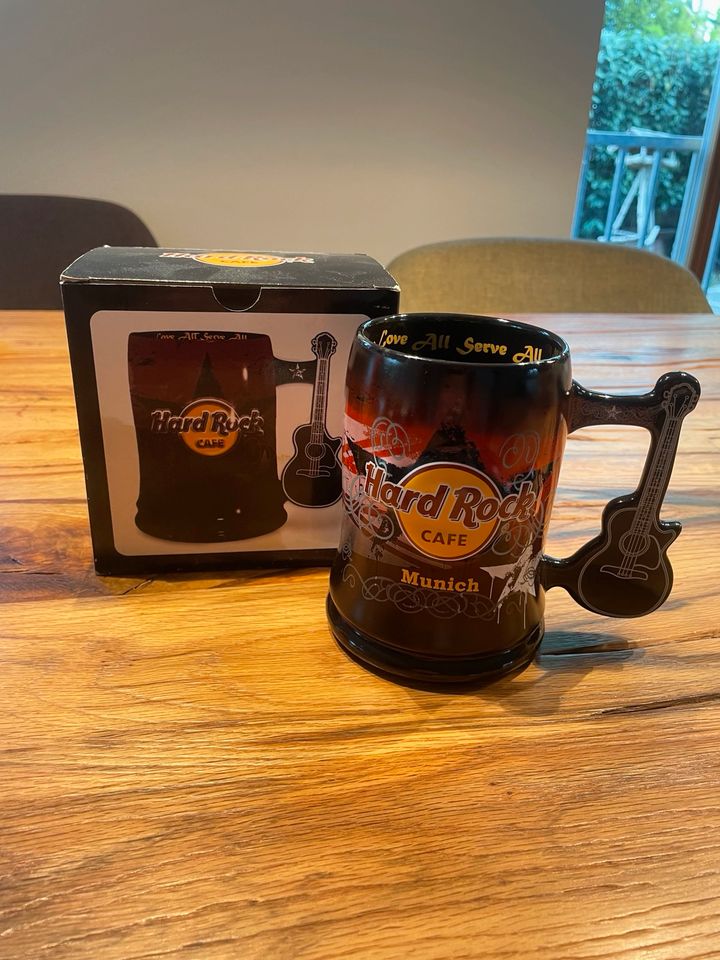 Hard Rock Café Munich Krug Tasse mit Gitarre NEU OVP in Kirchseeon