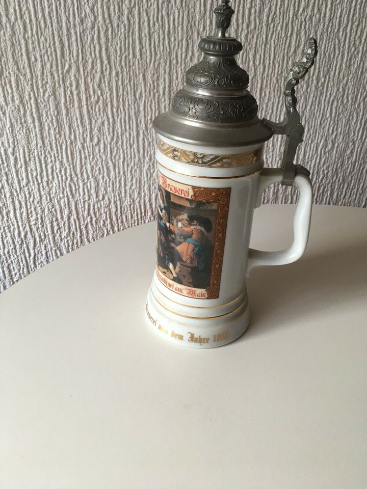 Bierkrug mit Zinndeckel,ANNO 1893 FRANKFURT AM MAIN in Rotenburg