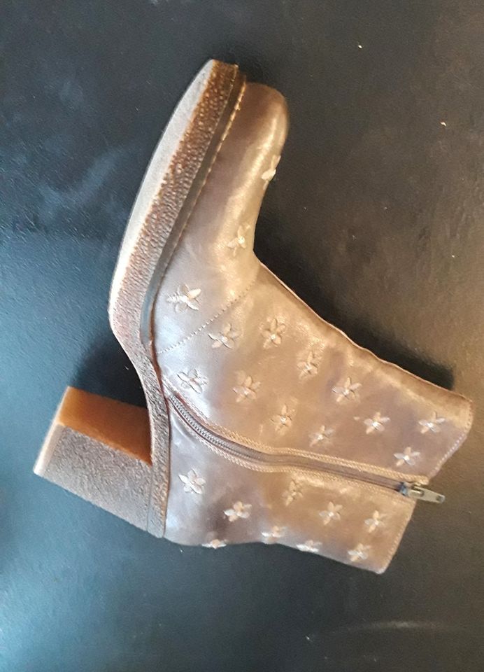 Stiefelette, braunes Leder mit Muster, Gr. 38 (5 1/2) in Walsrode