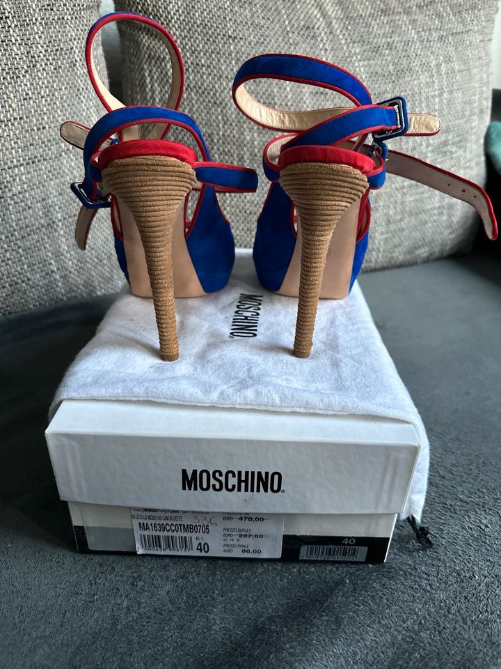 Moschino Riemen-High Heels in blau rot in Größe 40. in Düsseldorf