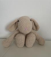 Handgemachtes gehäkeltes Kuscheltier – Hase (Beige) Obergiesing-Fasangarten - Obergiesing Vorschau