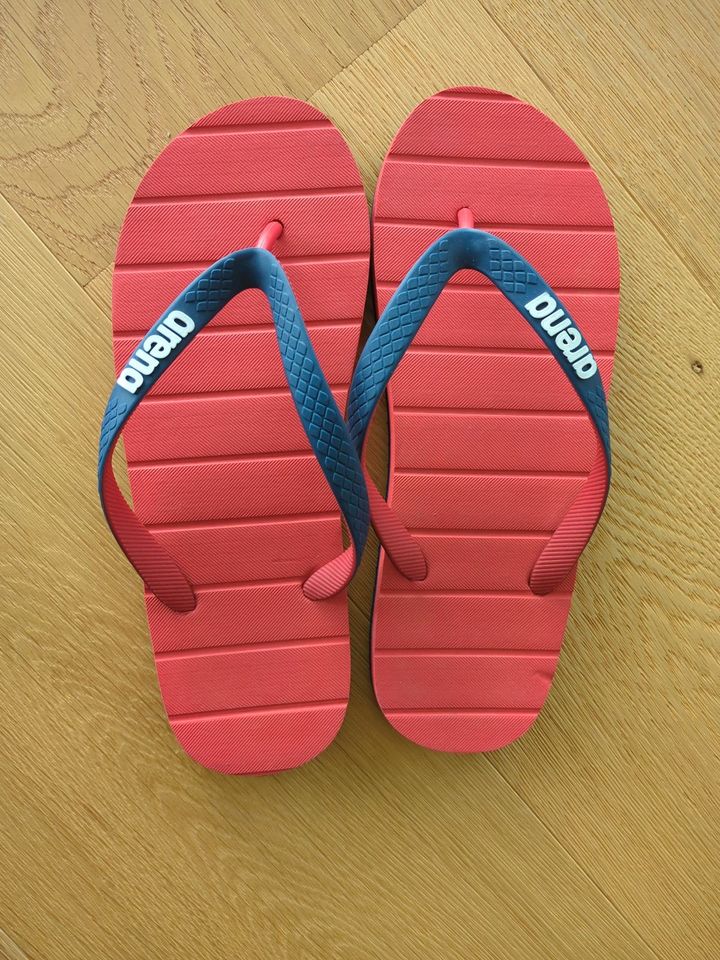 2 Paar Arena Flip Flops, Gr.38, neuwertig, evtl Zwillinge in Wutha-Farnroda