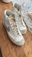 Nike  sneaker Blazer weiß/silber top gr.40!!! Nordrhein-Westfalen - Erftstadt Vorschau