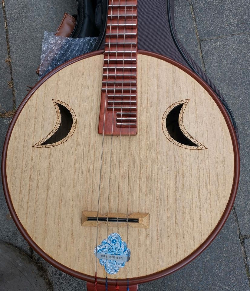 Original CHIN XIAU RUAN traditionelles chinesisches Instrument in Köln