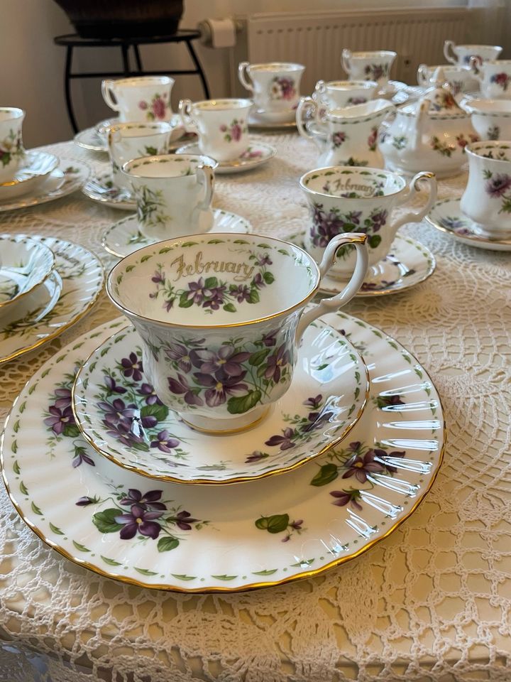 Flowers of the month - Royal Albert - Service - vollständig + TOP in Chemnitz