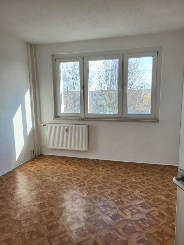 Kautionsfrei ! WG geeignete 2 -Raumwohnung mit Tageslichtbad! 2 Monate mietfrei! in Kitzscher