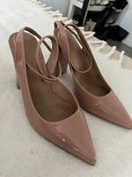 Tolle High Heels! Beige / Lack High Heels / Pumps / Heels Nordrhein-Westfalen - Velbert Vorschau