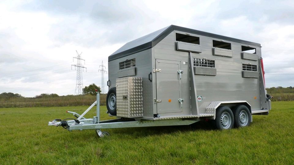 ⭐ BAOS Voll Aluminium Viehtransport Anhänger Viehanhänger Rinder, Kühe, Großvieh, Kälber, Bullen, Ochsen in Großenkneten