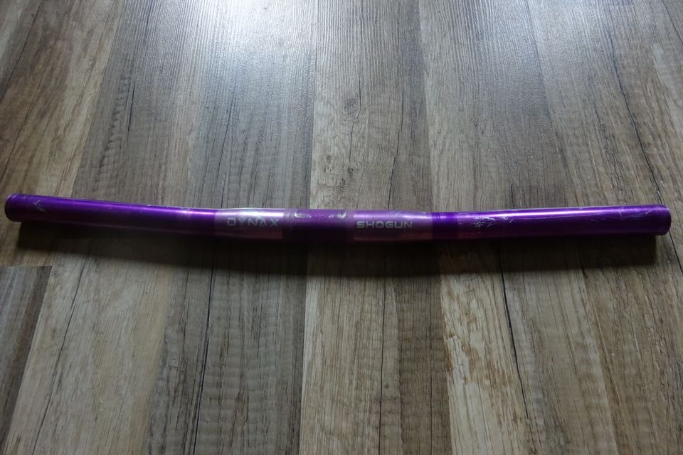 Lenkerbügel violett eloxiert Breite 48 cm Gewicht 128 Gramm in Hildesheim