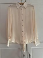 Zara Satin Bluse mit Knöpfen Gr. S, neuwertig! Herzogtum Lauenburg - Ratzeburg Vorschau