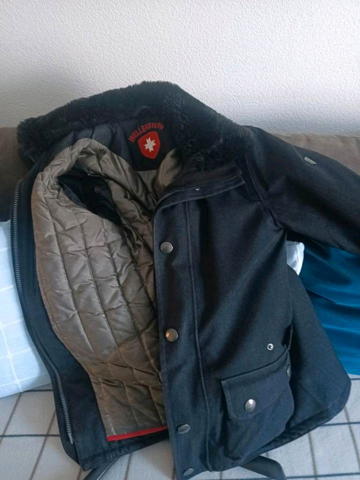 Wellensteyn Jacke mit Kapuze Größe S in Korbach