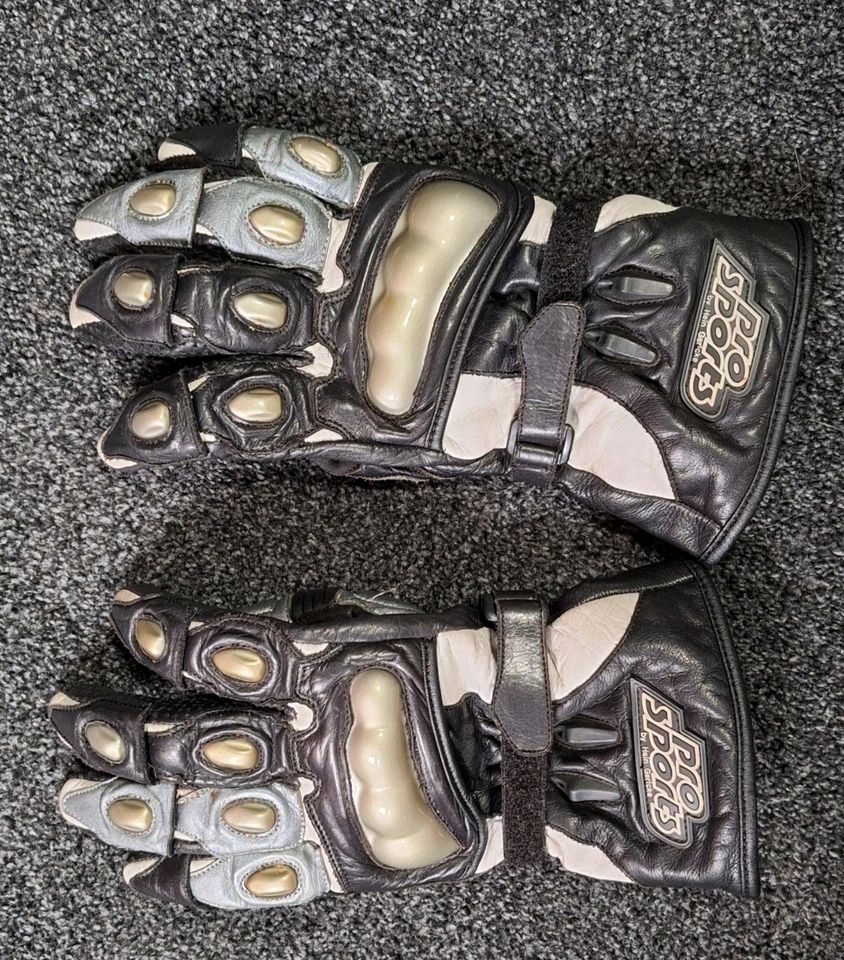 Motorrad Handschuhe Damen Größe M in Bergkamen