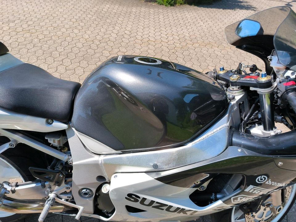 Suzuki gsxr 600 k2 in Hillscheid