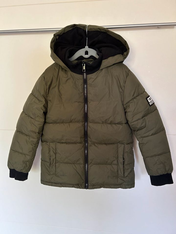 Diesel Winterjacke 116-122 in Berlin