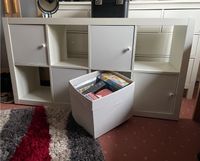 Ikea Kallax Regal 2x4 weiß Hochglanz mit 4 Türen NP 185€! Schleswig-Holstein - Stapel (bei Husum) Vorschau