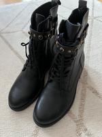 Moderne Boots, schwarz, von Hallhuber, NEU, Gr.38 Hamburg-Nord - Hamburg Winterhude Vorschau