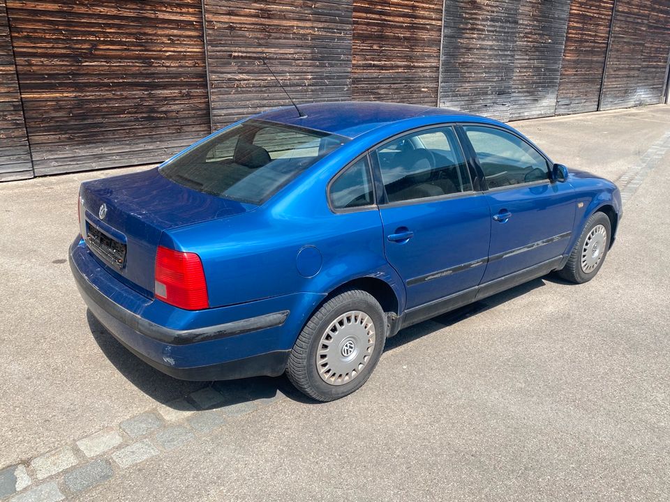 Volkswagen VW Passat Limousine 3B 1,6i BJ.1998 ohne Kat in Neuburg a.d. Donau