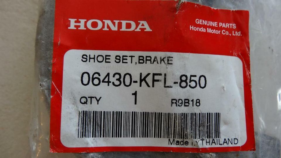 Bremsbeläge hinten Honda 06430-KFL-850 / Neu & OVP in Longkamp
