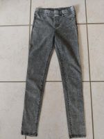 H&M Leggings Treggings Jeans Gr. 152 grau Mädchen Nordrhein-Westfalen - Paderborn Vorschau