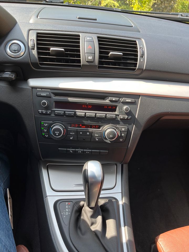 BMW 120D E88 Automatik Klima Leder Xenon Alarm in Wedel