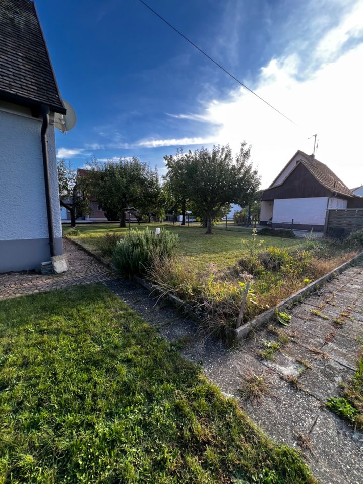 Einfamilienhaus mit großem Garten, zentral und ruhig gelegen in Münchsmünster