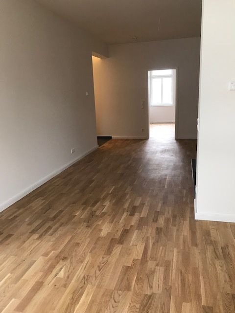 (53/11) 2 - Zimmerwohnung + Balkon hochwertig Saniert Altbau in Magdeburg Buckau in Magdeburg