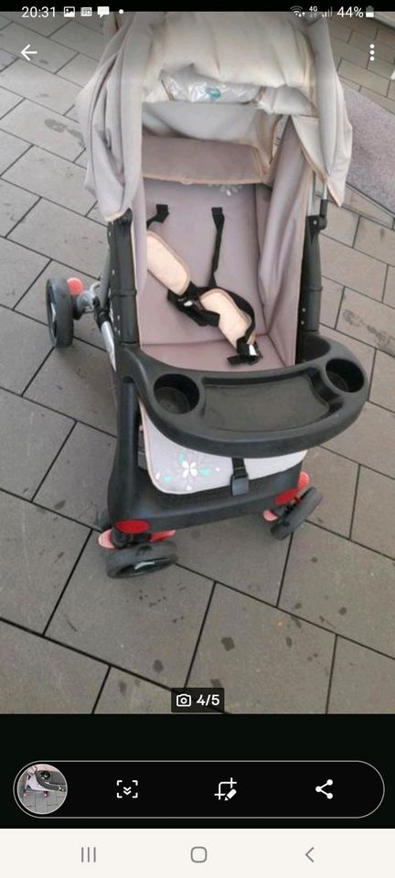 Kinderwagen in Gebrauchten Guten zustand.  Mit voll Gummi Räder. in Lage