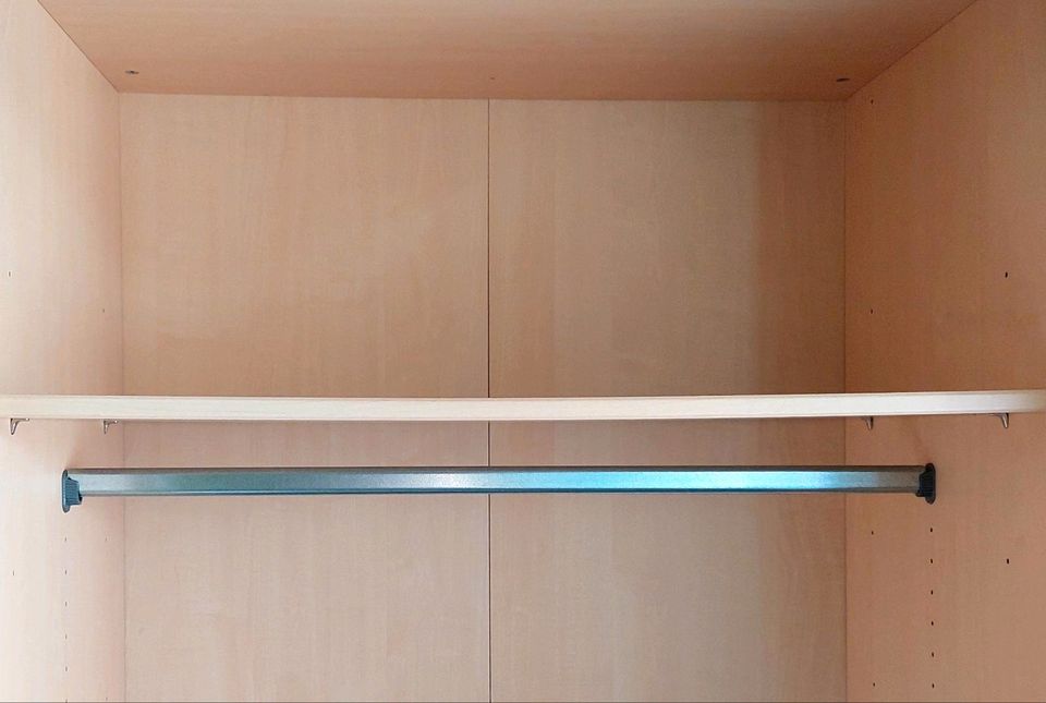 Suche Einlegeböden für Kleiderschrank, ca. 87,5 cm x 42 cm in Wiesbaden