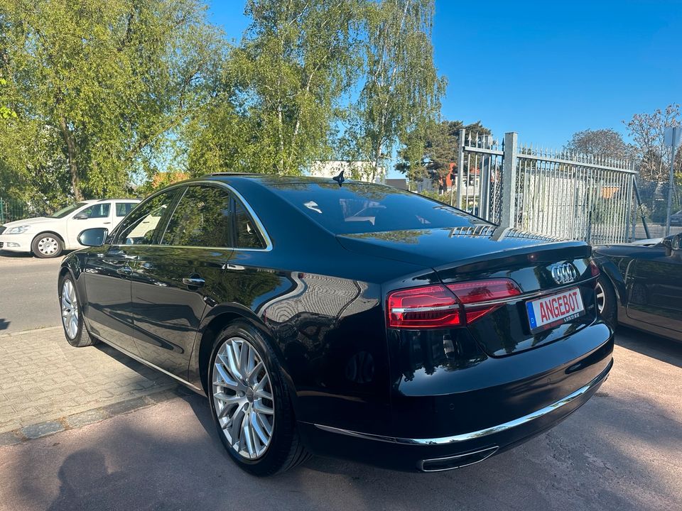 Audi A8 4.2 TDI clean diesel quattro,MATRIX-LED,SCHIEBEDACH !! in Berlin