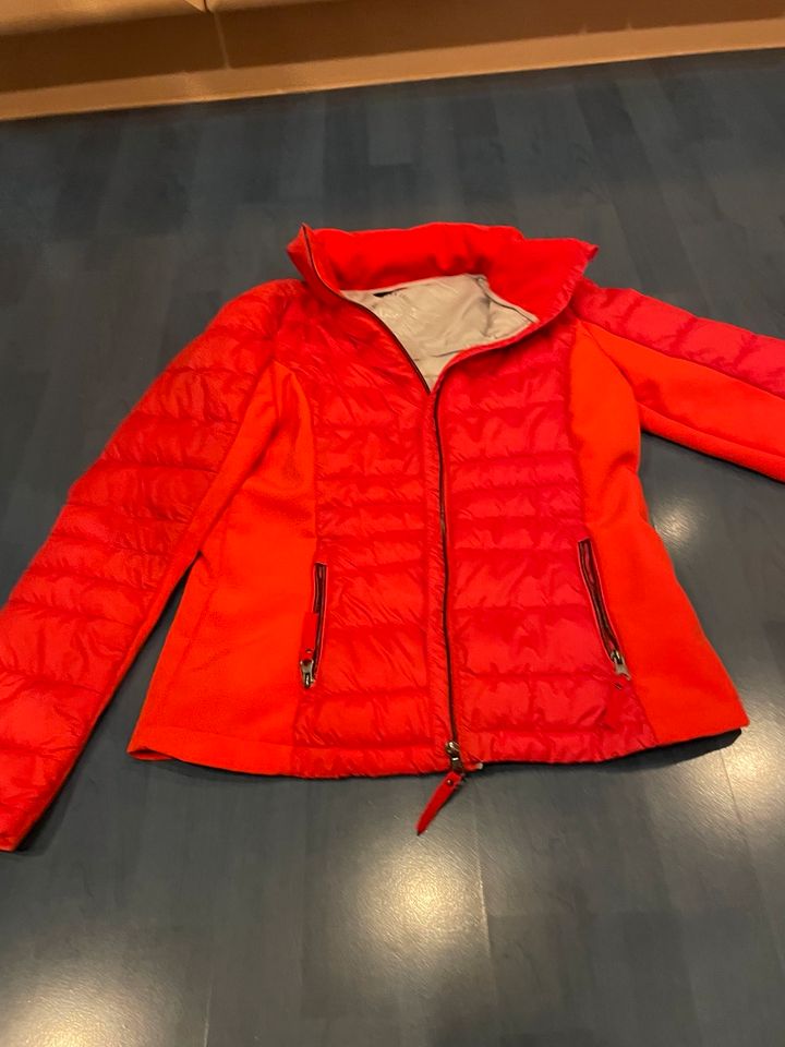 Steppjacke Damen rot in Gleichen