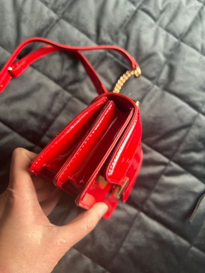 Aldo Crotorua Handtasche Tasche rot Lack gold mini bag micro in Kerpen