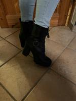 Stiefeletten abzugeben Nordrhein-Westfalen - Voerde (Niederrhein) Vorschau