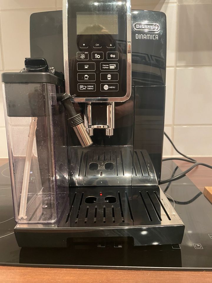 De Longhi Dinamica Kaffeevollautomat in Frankfurt am Main