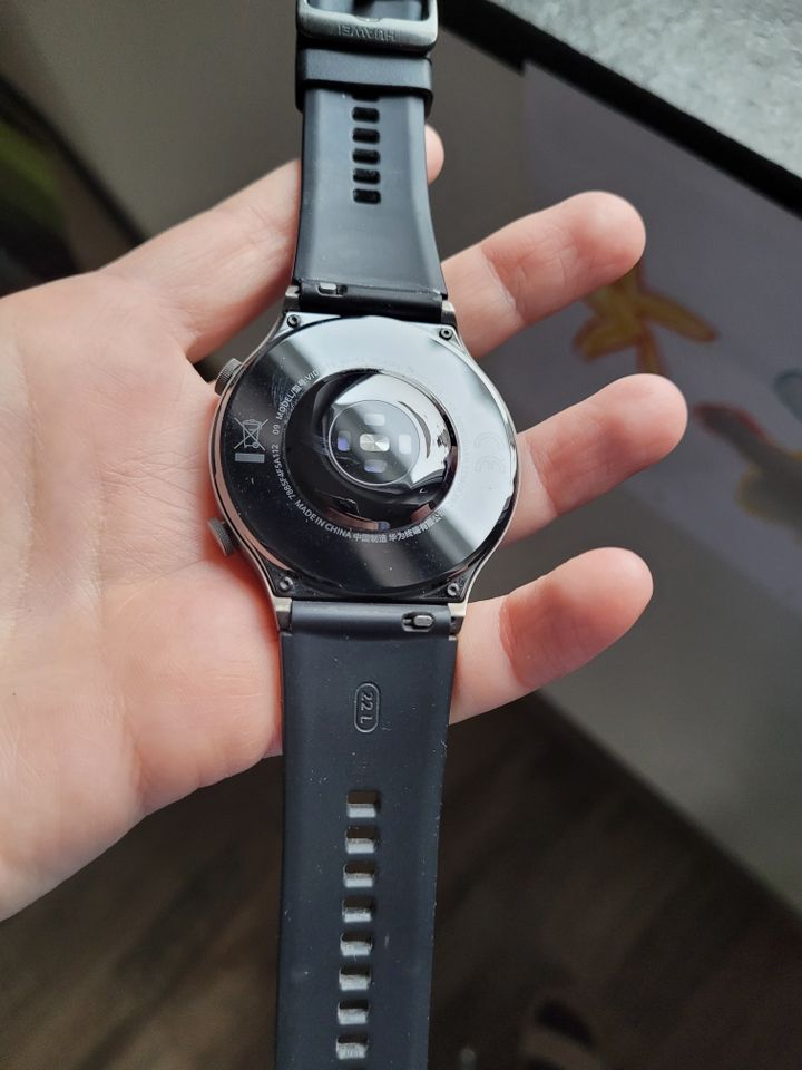 Huawei Watch GT 2 Pro - schwarz in OVP, Smartwatch mit Zubehör in Hillesheim (Eifel)