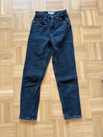 Bershka Mom Slim Jeans schwarz Gr. 32 Hessen - Limburg Vorschau
