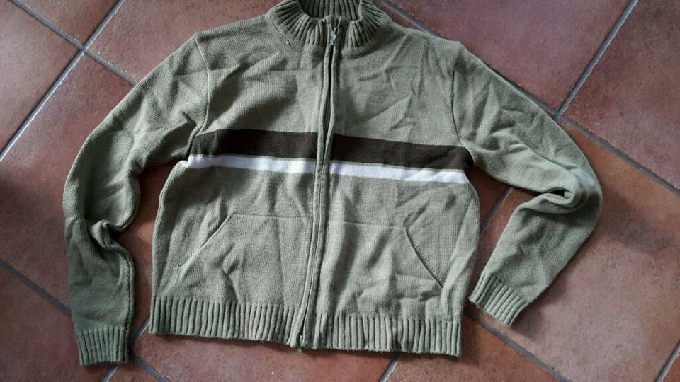 Jacken, Strickjacke, Sweatjacke,Fleecejacke, Gr.140-152,teils NEU in Calbe (Saale)