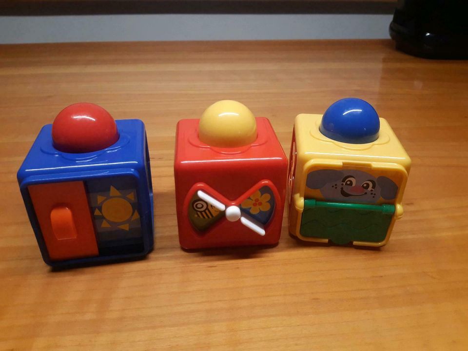 3 Fisher Price Spielwürfel Versand kostenlos in Neumarkt-Sankt Veit