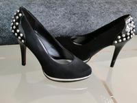 Neue High Heels Größe 37 Pumps schwarz mit Nieten Bayern - Reisbach Vorschau