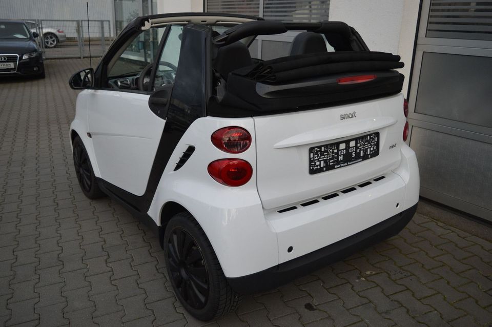 Smart ForTwo Cabrio Pure MHD*Automatik*Sitzheizung*TÜV in Sindelfingen