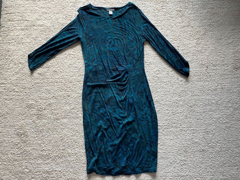 Knielanges Kleid mit 3/4 Arm M/38 ❤️H&M❤️ Blau gemustert in Hamburg