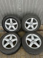 Vw Touareg Alufelgen mit Sommerreifen 235/65R17 V XL. Lk5/130 Nordrhein-Westfalen - Detmold Vorschau