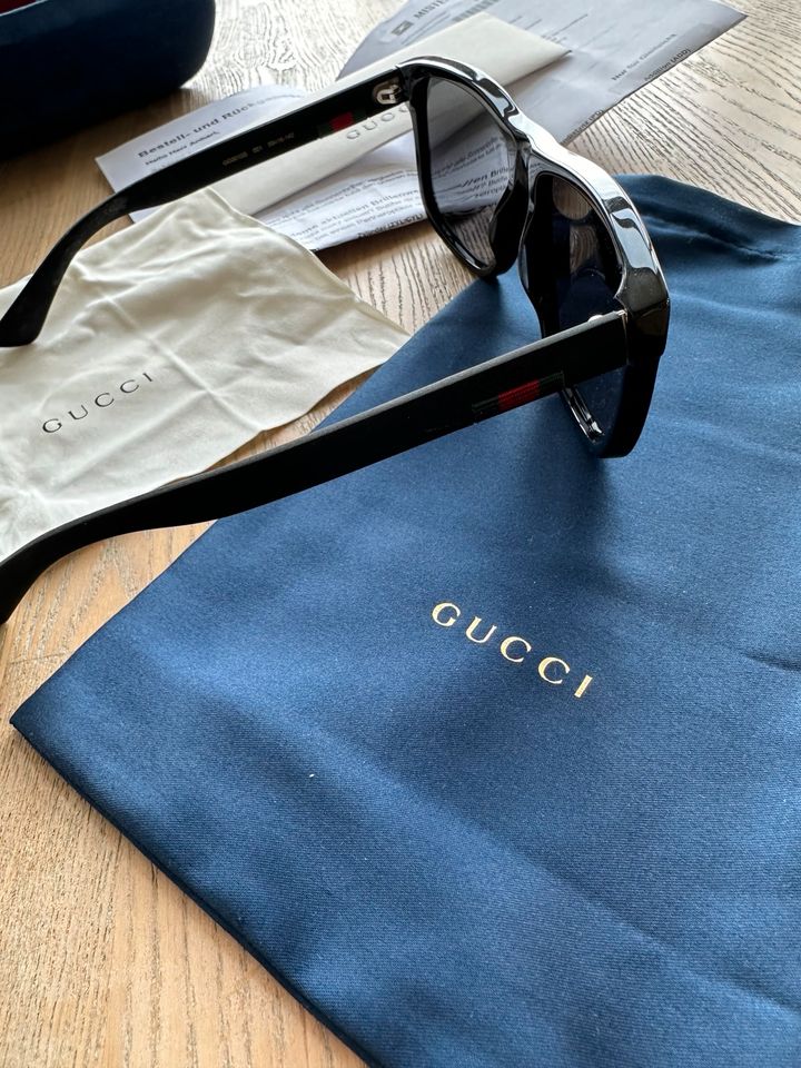 Gucci Sonnenbrille wie Neu GG0010S mit Rechnung in Maxdorf