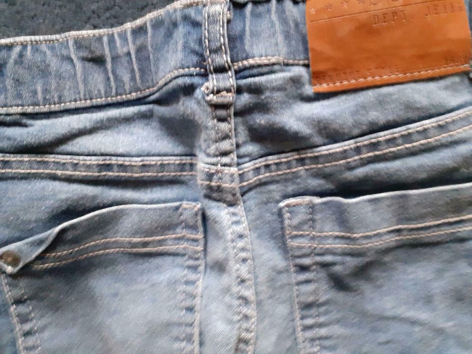 **Gebr.,blaue Jeans Gr.104 v."boboli"** in Schönkirchen