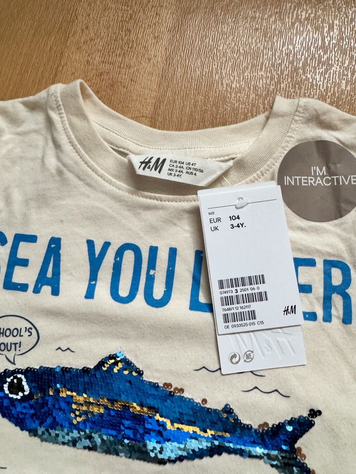 H&M T-Shirt Pailletten Fische neu  Adventure in Berlin