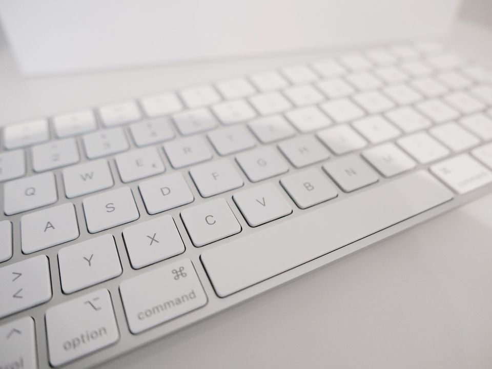 Apple Magic Keyboard / Tastatur - wie neu in Hamburg