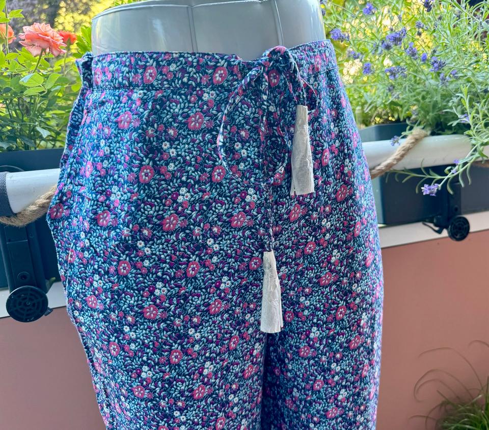 Lange fliessende Sommerhose Millefleurs #neu Gr. M - mit Gummizug in Mainz