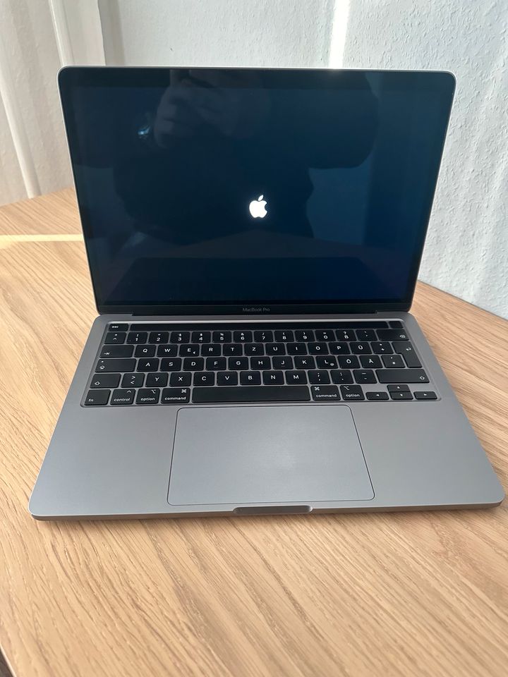 Apple MacBook Pro in Meißen