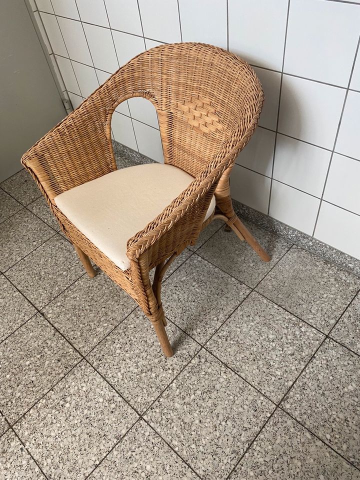 Rattan Stuhl in Duisburg