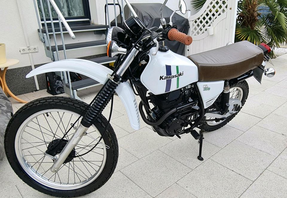 Kawasaki KL 250 Youngtimer, CaféRacer, Restauriert, 11 Tsd. Km, in Bielefeld